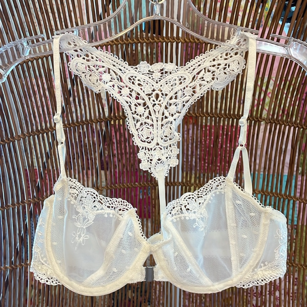 Victoria's Secret Cream Lace Bra Intimates